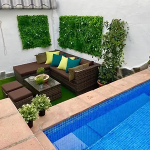 casa-la-parra-nerja.1costadelsol.com/
